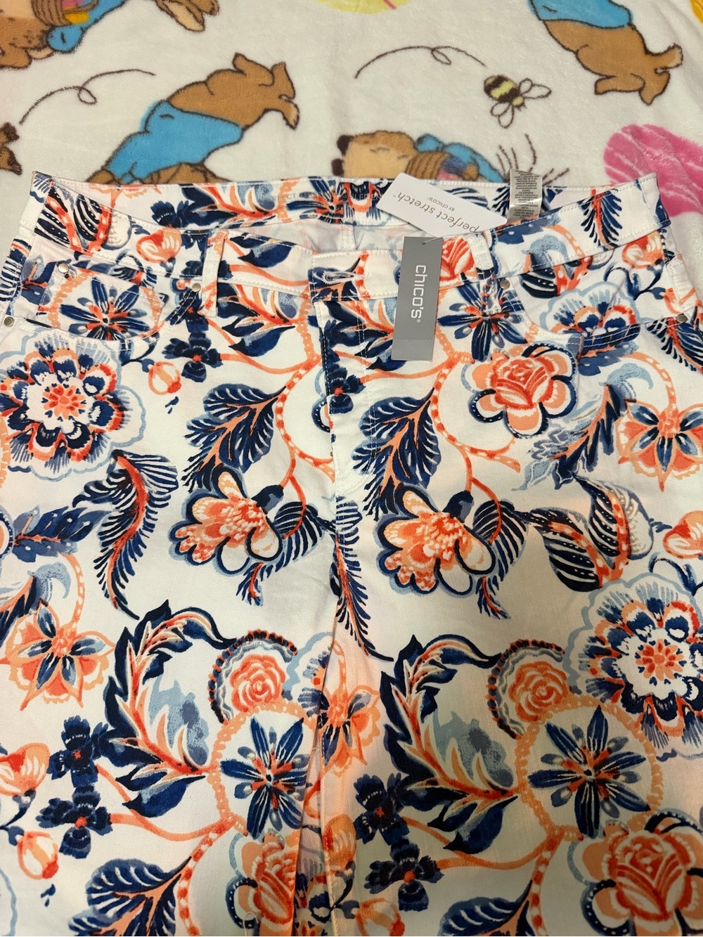 Chico's White Floral Print Pants with Navy & Coral Accents